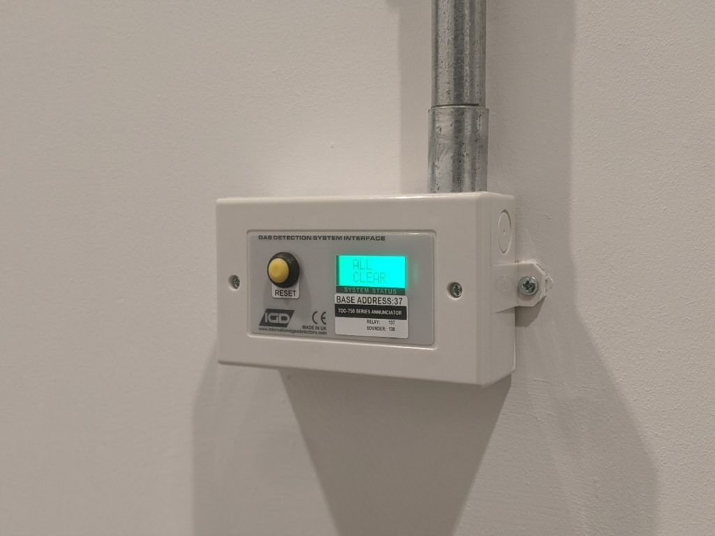 Toc-750 room status indicator installed at mecd