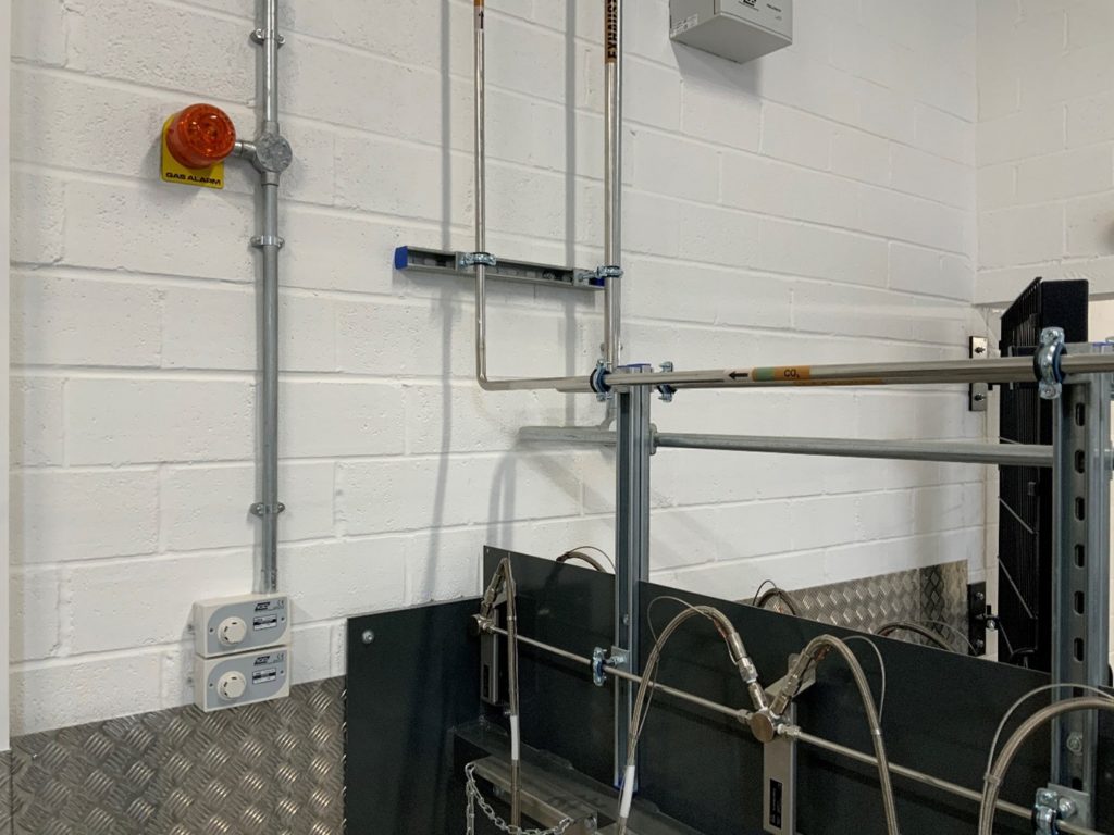 Toc-750 series safe area gas detector and beacon sounder installed in bottle store